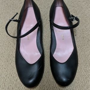 Leather dance shoes